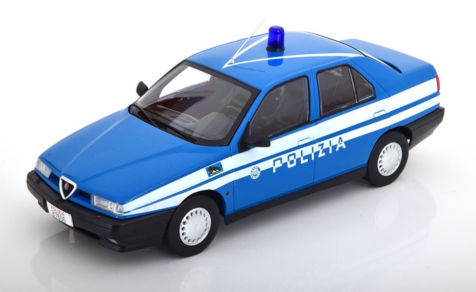 Alfa Romeo 155 „Polizia“ – Modellauto 1:18 von Triple 9 Collection
