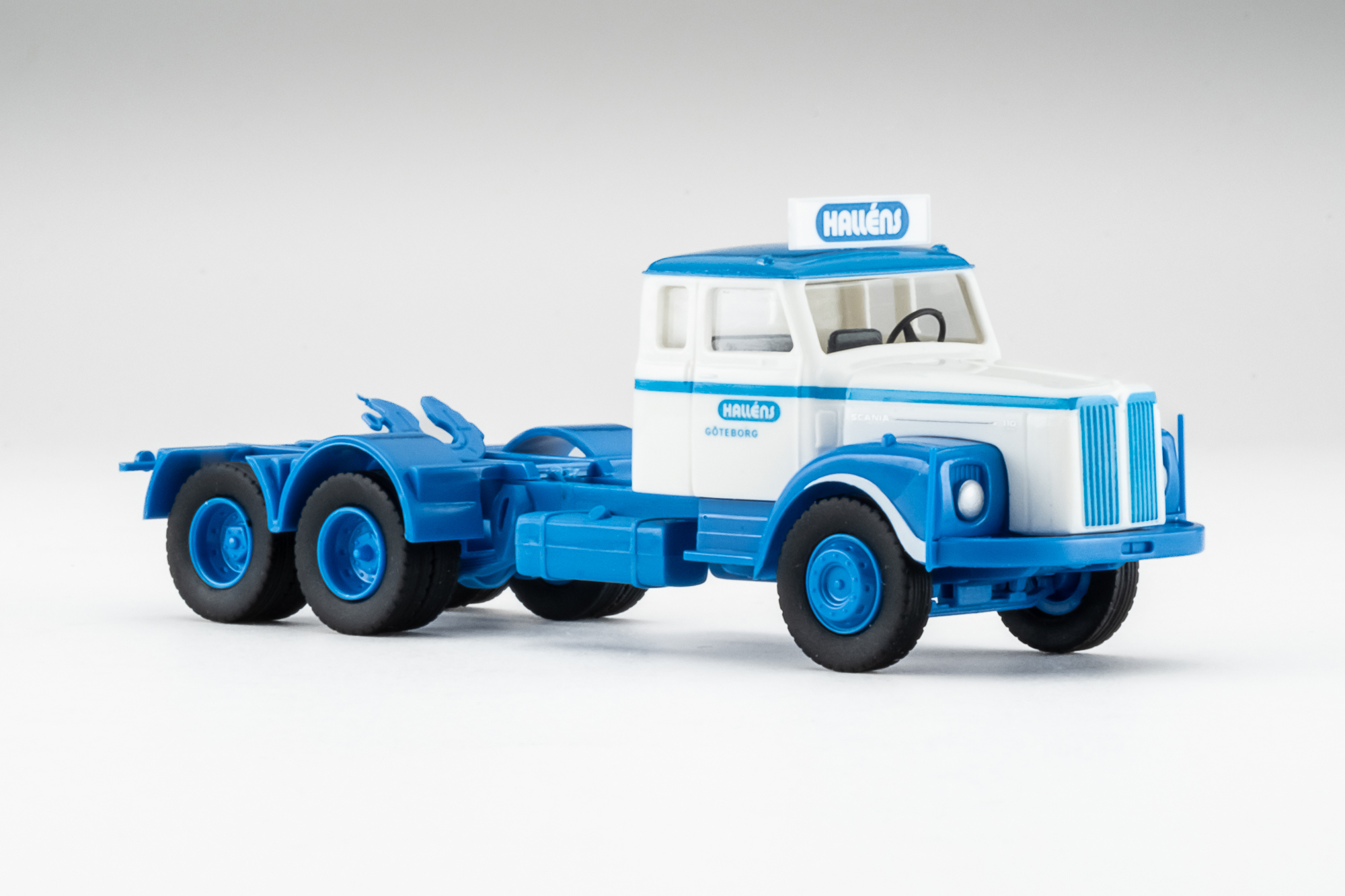 Scania LS 111 Sattelzugmaschine -Hallens-