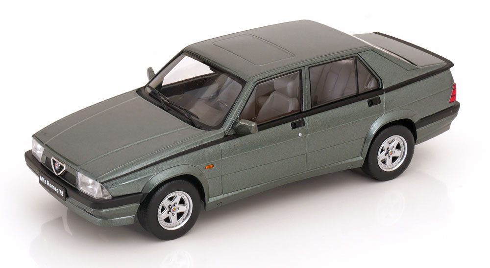 Alfa Romeo 75 Dunkelgrau/grün – Modellauto 1:18 | Triple9 – Klassik trifft Präzision