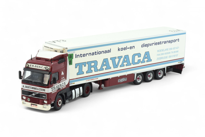 Volvo Kühlkoffersattelzug der Spedition "TRAVACA" 
