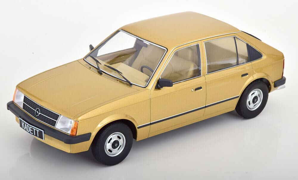 Opel Kadett D , goldmetallic