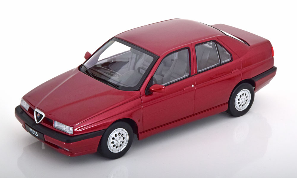 Alfa Romeo 155 1:18 – Rot-Metallic mit grauer Innenausstattung Alfa Romeo 155 1:18 – Rot-Metallic mit grauer Innenausstattung