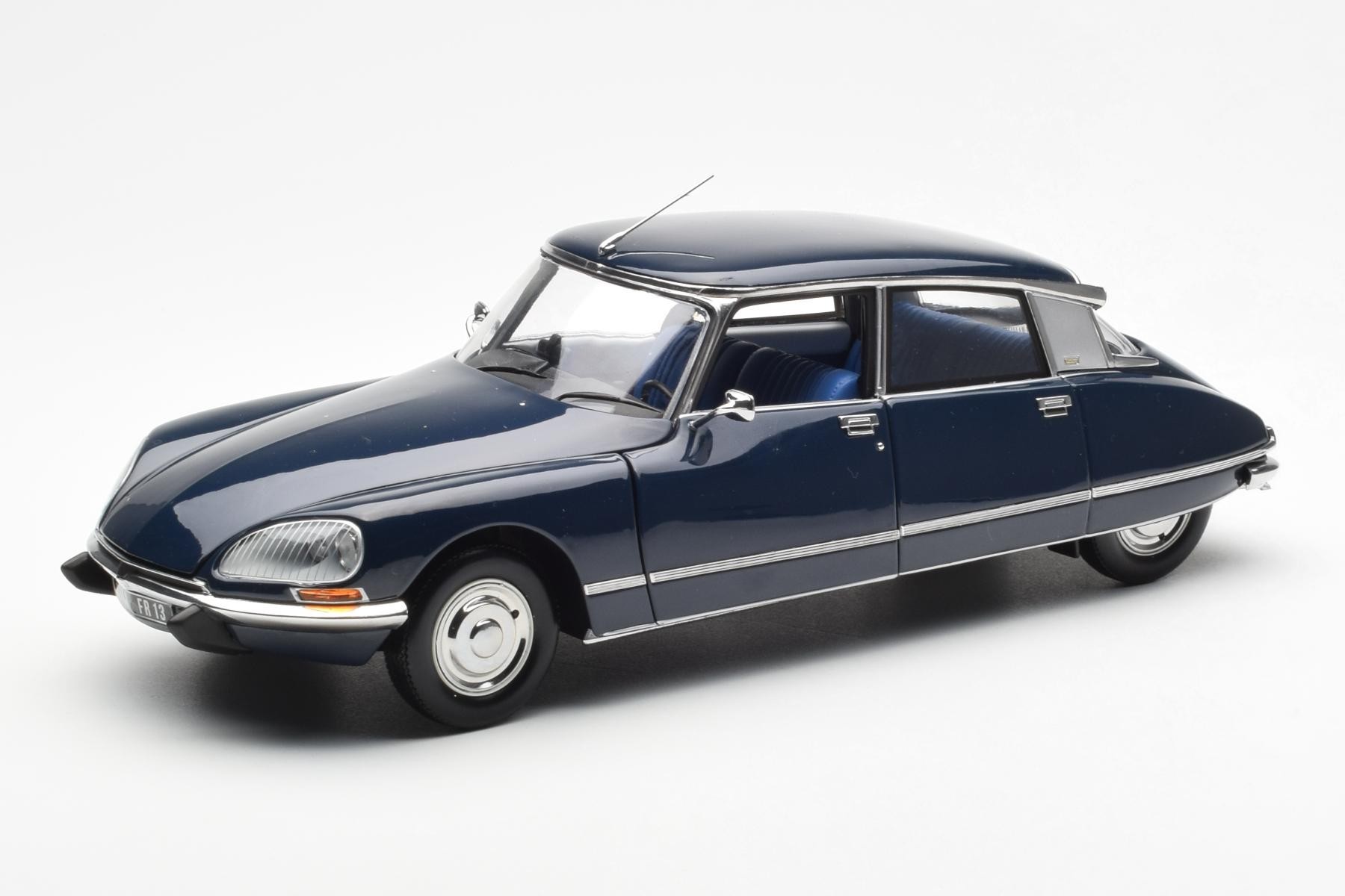 Citroen DS23 Pallas, orientblau
