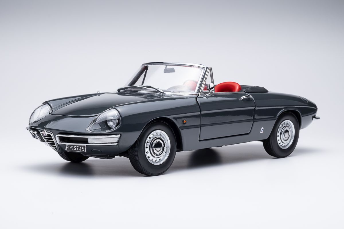 Alfa Romeo 1600 Duetto Spider 1966 , graphitgrau Alfa Romeo 1600 Duetto Spider 1966 , graphitgrau