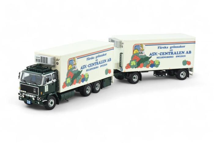 Volvo Kühlkofferhängerzug der Spedition "Börje Jönsson/ASK Centralen"