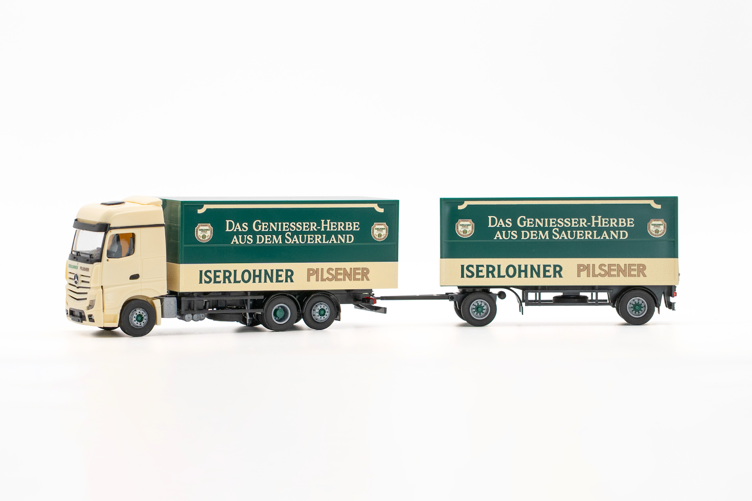 Actros Getränkekoffer Gliederzug "Iserlohner Brauerei"  Actros Getränkekoffer Gliederzug "Iserlohner Brauerei"